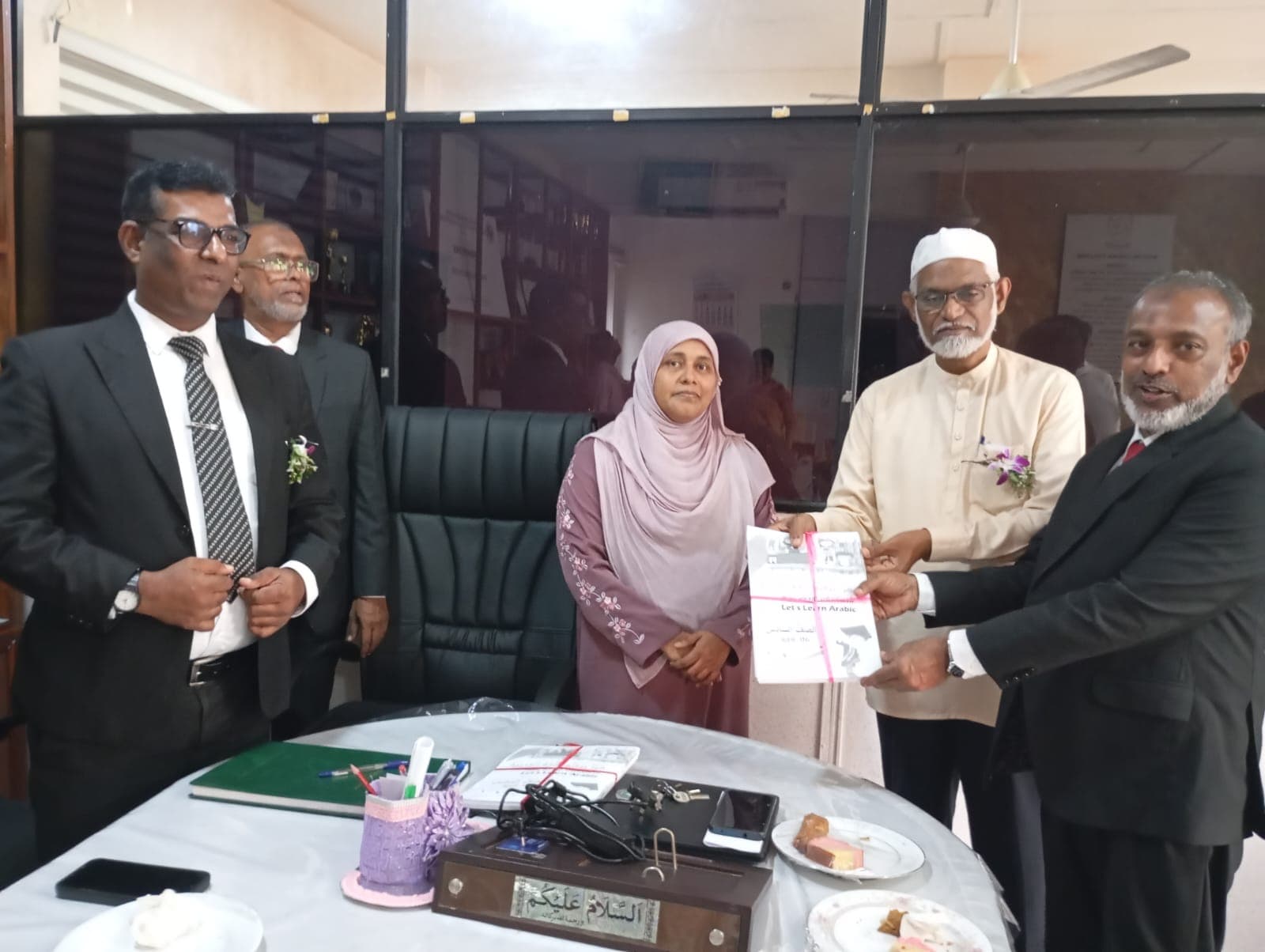 ARABIC BOOK DISTRIBUTION - Photo 3